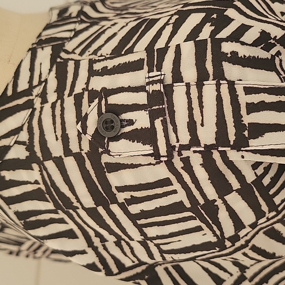 Calvin Klein large black and white button down blouse - Picture 3 of 5